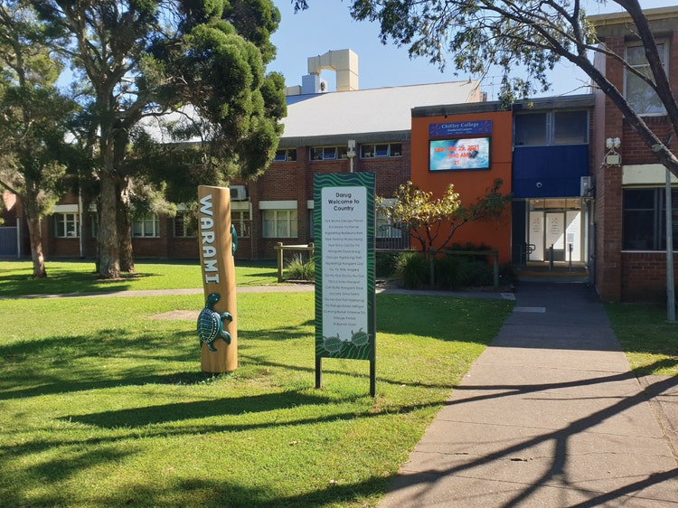 Photo of front of Chifley College Dunheved Campus